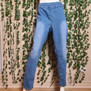 Claire France Women's Plus Size Casual Pull-On Jegging